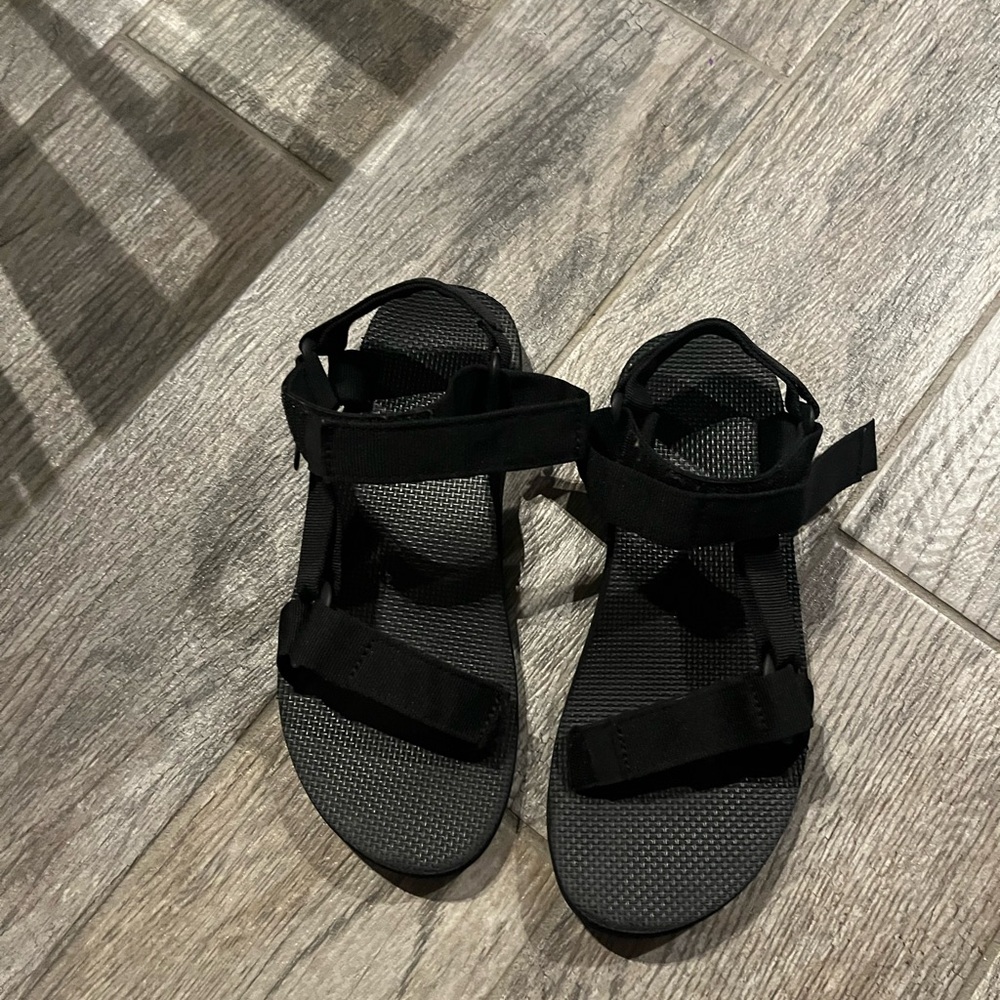 Black Women's Sandals”Teva”